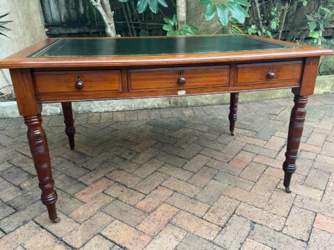 19th Century English Desk - Antique Furniture for sale