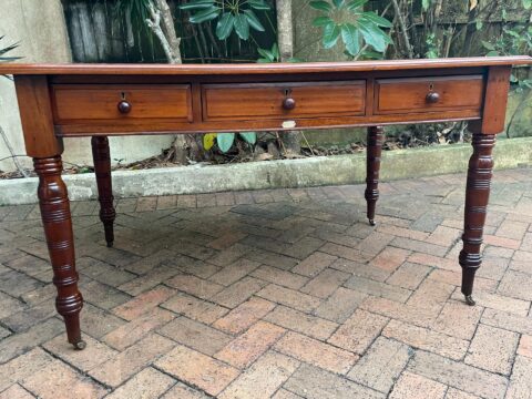 19th Century English Desk - Antique Furniture for sale