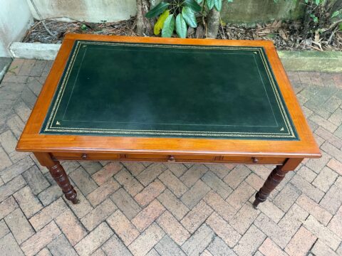 19th Century English Desk - Antique Furniture for sale