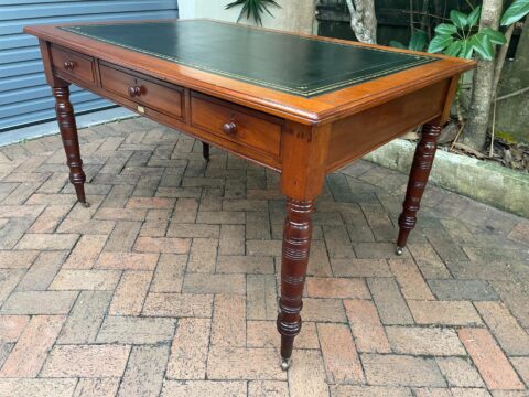 19th Century English Desk - Antique Furniture for sale