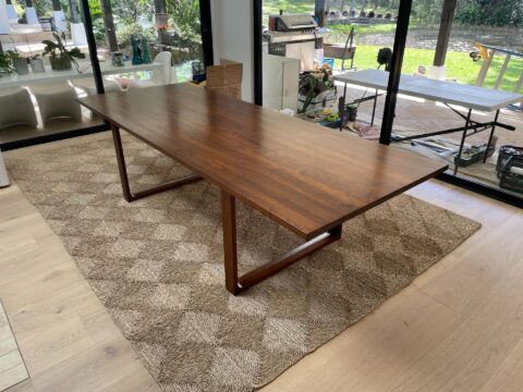 Dining table refinishing service on the Sunshine Coast and in Brisbane
