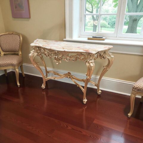 Gilt Console Table with Carved Floral Decorations and Onyx Top - Antique Furniture for sale